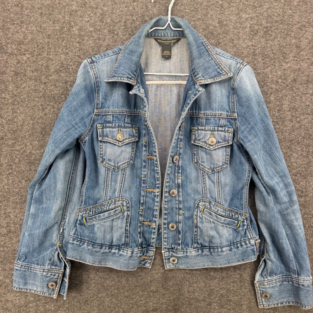 Banana Republic Womens Medium Wash Blue Denim Trucker Jacket 100% Cotton Size M